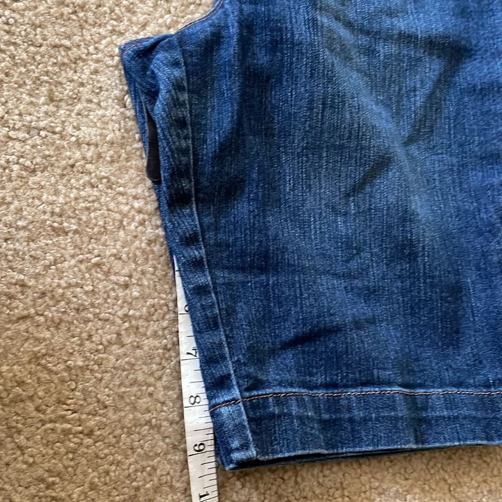 Bermuda Shorts - Picture 2 of 4